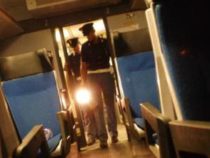 Far west sui treni locali: “Urgenti militari a bordo per fermare le violenze”