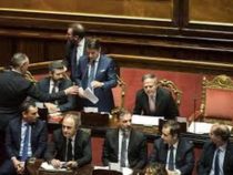 Economia: Manovra, il Senato approva la fiducia