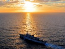 Nave Aliseo lascia definitivamente la Marina Militare
