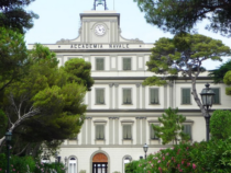 Marina Militare: Livorno, illuminazione tricolore per la facciata dell’Accademia Navale