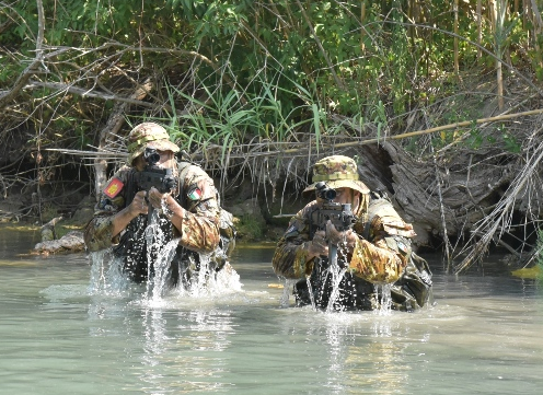 Esercito Italiano: Concluso il 77° corso di qualificazione anfibia al  Reggimento Lagunari “Serenissima” - ForzeArmate.org
