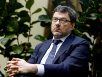 Pensioni: Giorgetti firma decreto per adeguamento al 7,3% da gennaio