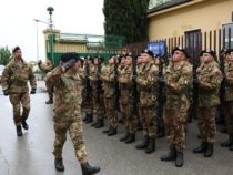 Il Generale Salvatore Farina in visita ai militari a Verona