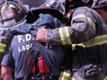 USA: 18 anni dopo si diplomano pompieri i figli dei vigili del fuoco morti durante l’attacco al World Trade Center