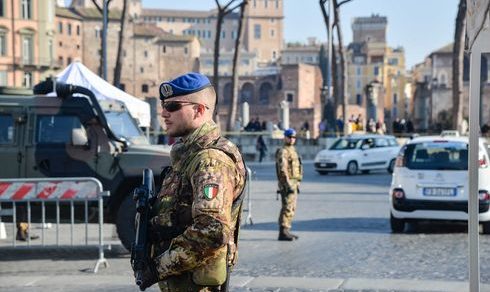 Strade sicure, i militari italiani NON soffrono il caldo