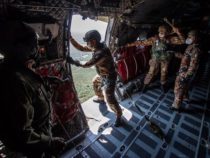 Aeronautica Militare: Il lancio dei paracadutisti e le procedure di volo