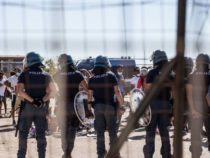 Cronaca: Emergenza migranti, poliziotti esasperati. Il Sap pronto alla protesta