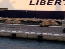 Porto di Livorno: Imponente imbarco di decine di mezzi militari provenienti da Camp Darby