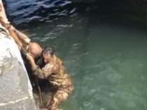 Porto di Napoli: Salvato dai militari dell’Esercito un turista caduto in acqua