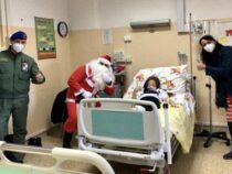 Bologna: L’Aviazione dell’Esercito con Babbo Natale all’Ospedale Maggiore “Carlo Alberto Pizzardi”