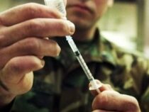Vaccinazione Covid-19: Stop di AstraZeneca per militari e forze dell’ordine