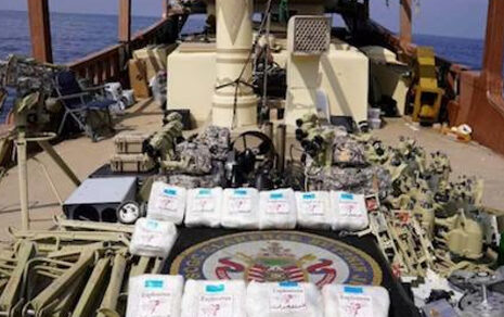 Mar Rosso: intercettato dalla Marina USA un carico di armi per gli Houthi